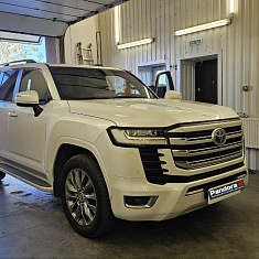 Toyota Land Cruiser 300
