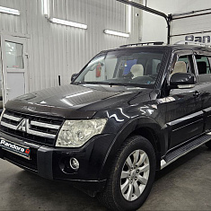 Mitsubishi Pajero 2011 