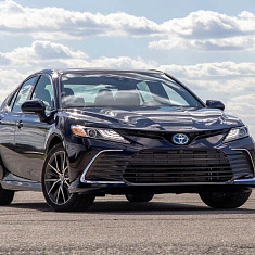 Toyota Camry 2021