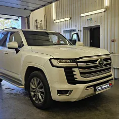 Toyota Land Cruiser 300