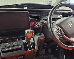 Honda StepWGN 2016 | Изображение 2